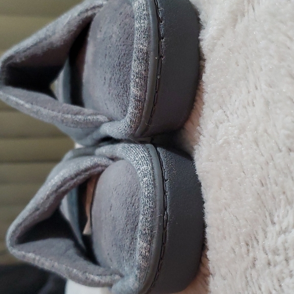 ISOTONER Women's Heathered Grey Slip-on Slippers-96048 Ash-NWOT-Sz 7/8 - Picture 8 of 10